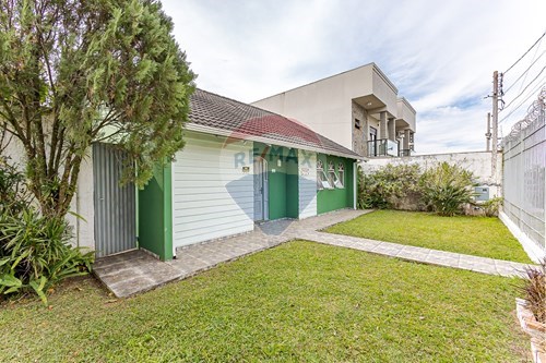 Venda-Casa-Rua Comendador Antônio Domingues de Barros , 291  - Bacacheri , Curitiba , Paraná , 82520670-560321155-3