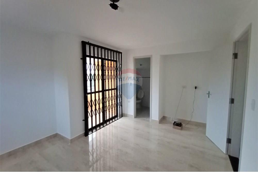 Sobrado - Venda - Curitiba , Paraná - IMG_20221203_183447762.jpg - 560391075-5