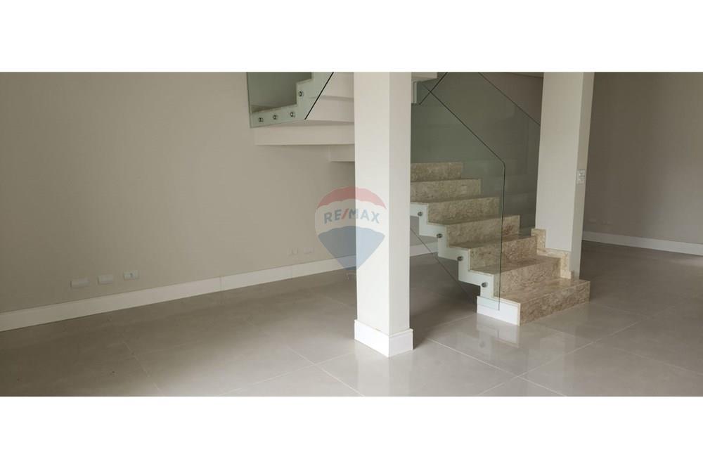 Sobrado - Venda - Curitiba , Paraná - Imagem do WhatsApp de 2025-10-17 à(s) 19.16.42_0f099f53.jpg - 560461025-9