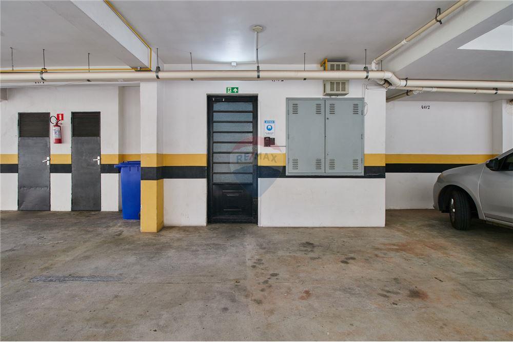 Apartamento - Venda - Curitiba , Paraná - garagem de frente ao lado da porta. - 560391088-9