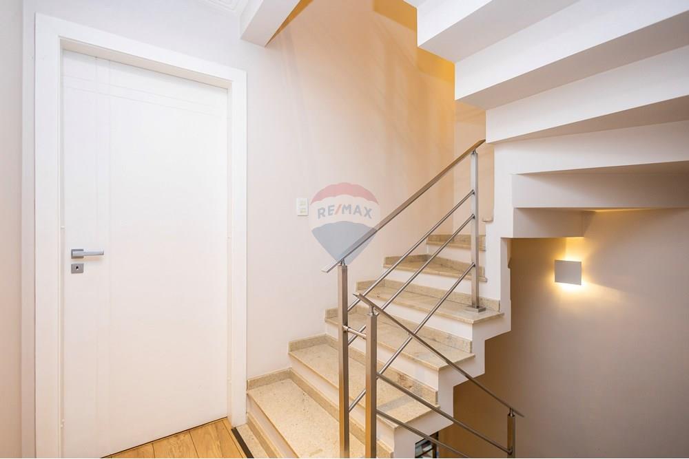 Triplex - Venda - Curitiba , Paraná - 64 escada.jpg - 560341137-3