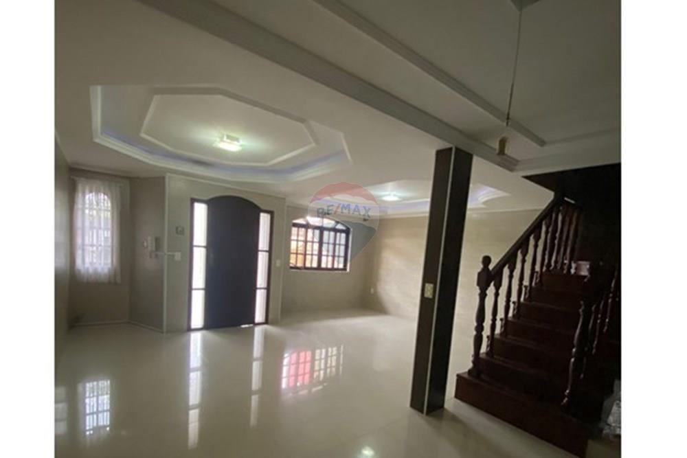 Sobrado - Venda - Curitiba , Paraná - sala foto 1 janela.jpeg.jpg - 560371010-50