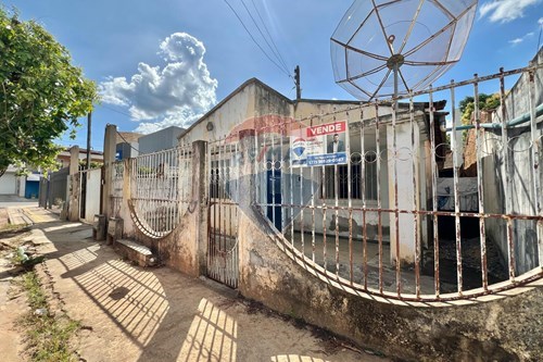 Venda-Casa-Sandra Regina , Barreiras , Bahia , 47802022-580651001-5