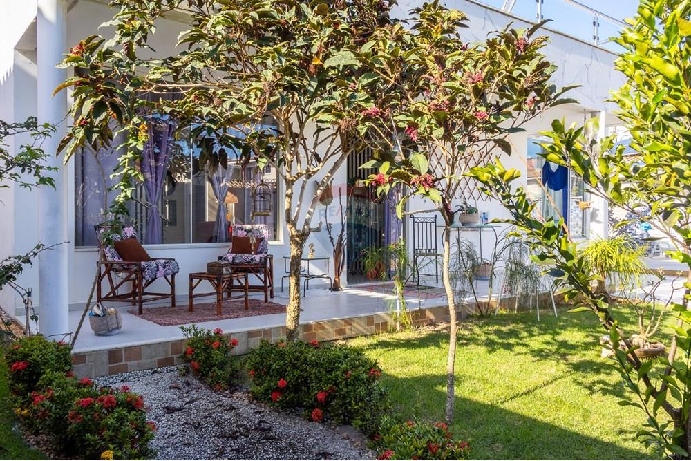 Casa à venda com 3 quartos, 263m² - Foto 5