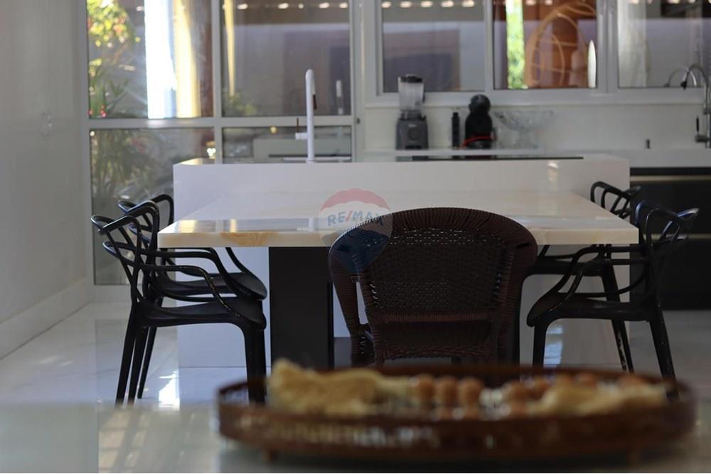 Casa à venda com 4 quartos, 350m² - Foto 14