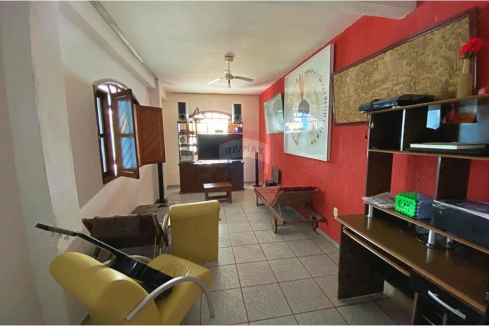 Casa à venda com 2 quartos, 130m² - Foto 4