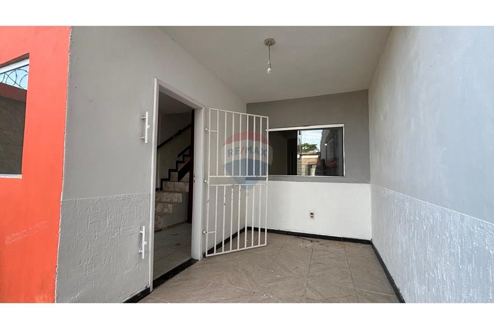 Casa à venda com 4 quartos, 92m² - Foto 2