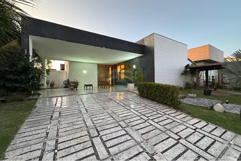 Casa à venda com 4 quartos, 350m² - Foto 2