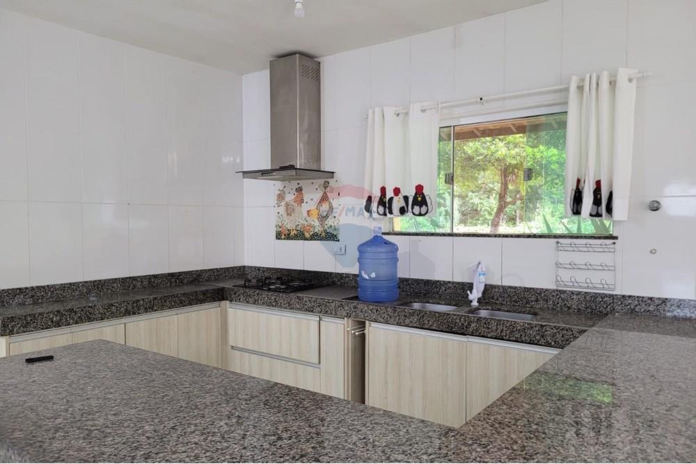 Casa à venda com 5 quartos, 300m² - Foto 11