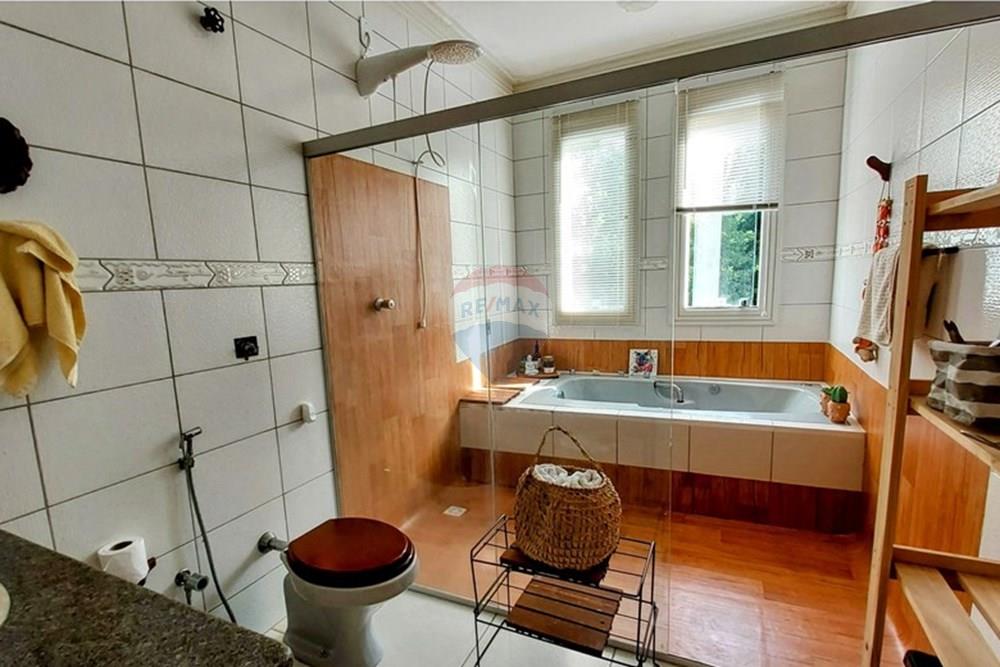 Casa à venda com 5 quartos, 220m² - Foto 5