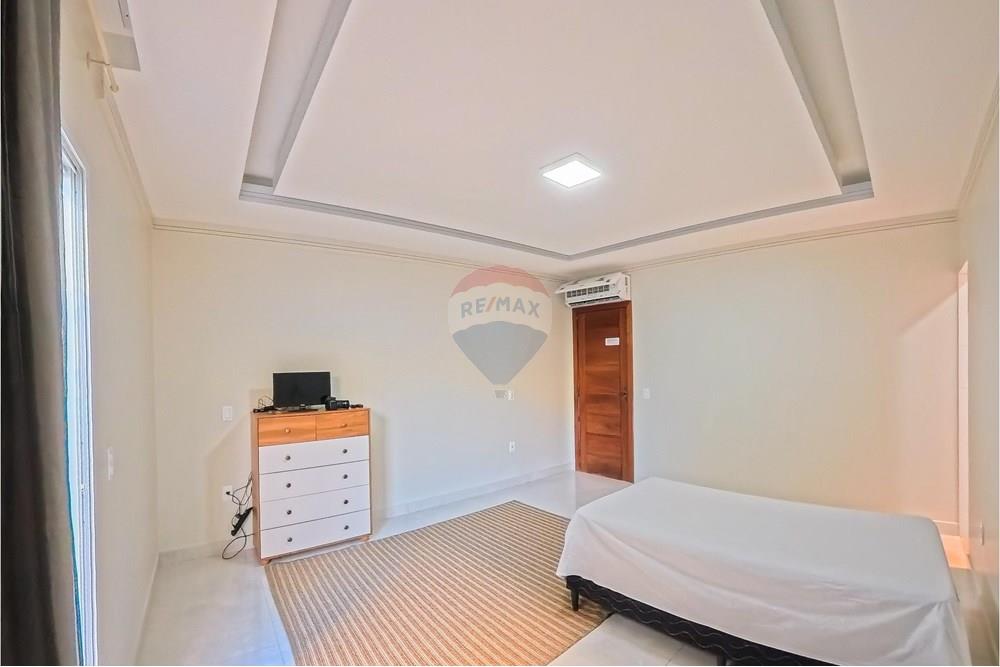 Casa à venda com 4 quartos, 350m² - Foto 35