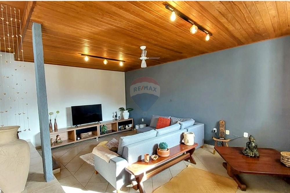 Casa à venda com 5 quartos, 220m² - Foto 8