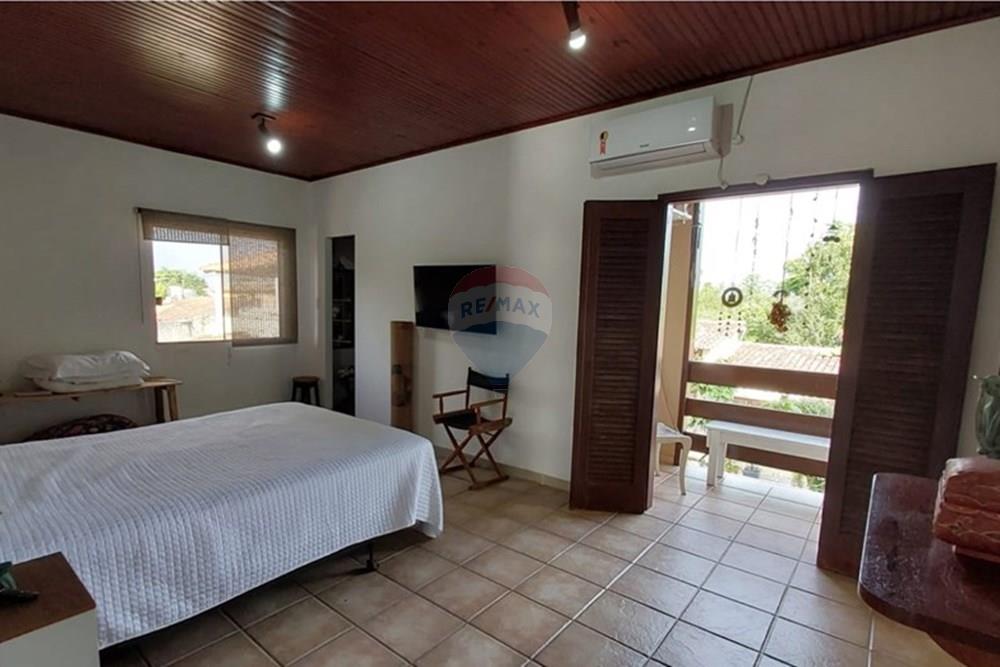 Casa à venda com 5 quartos, 220m² - Foto 12