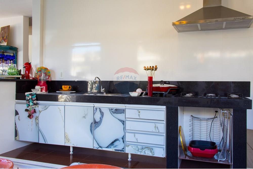 Casa à venda com 3 quartos, 263m² - Foto 16