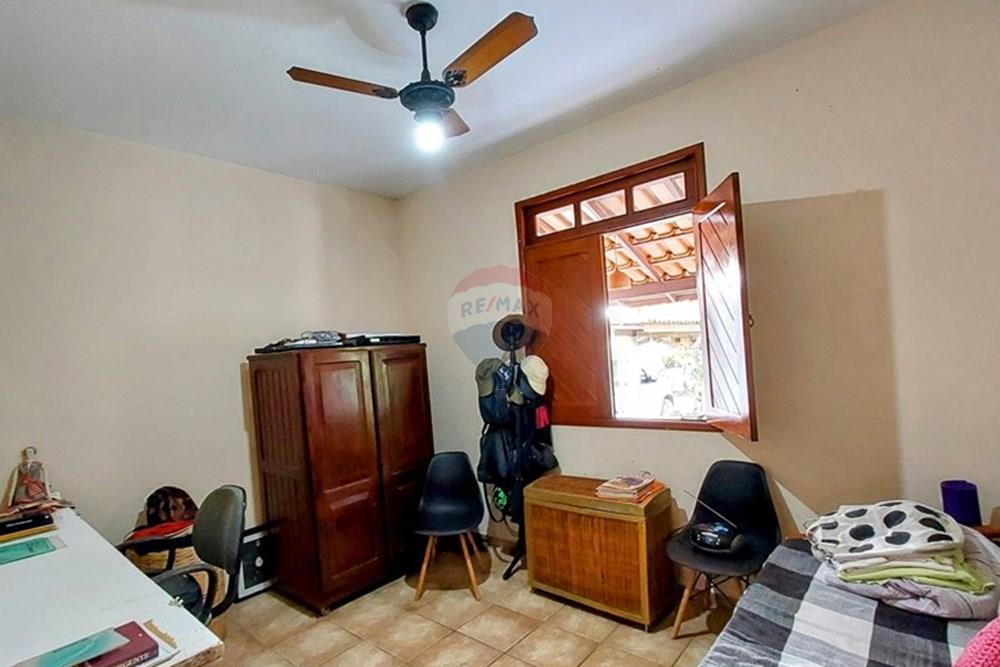 Casa à venda com 5 quartos, 220m² - Foto 9
