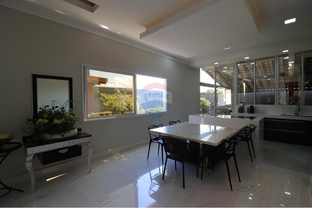 Casa à venda com 4 quartos, 350m² - Foto 13