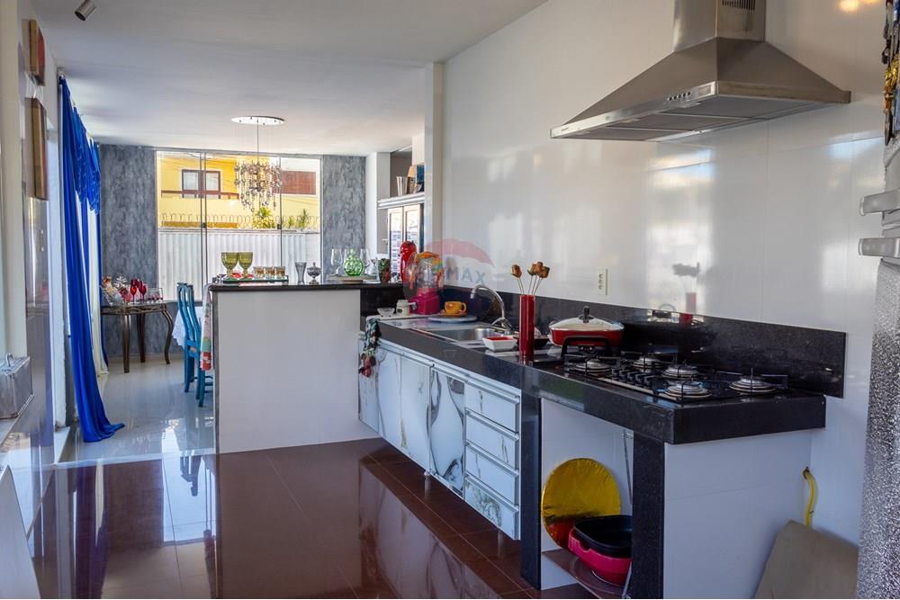 Casa à venda com 3 quartos, 263m² - Foto 18