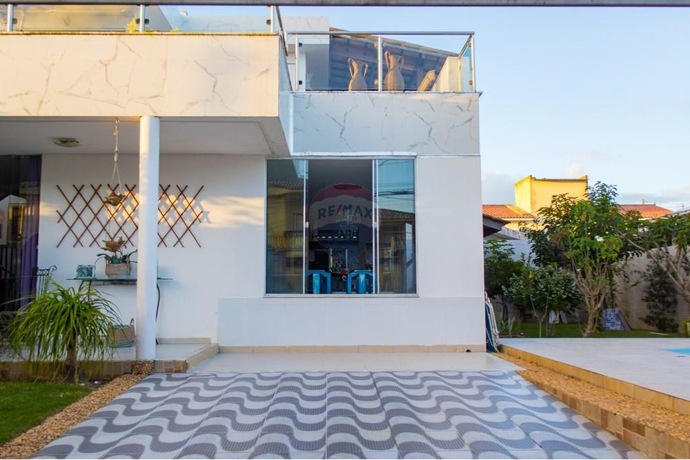 Casa à venda com 3 quartos, 263m² - Foto 2