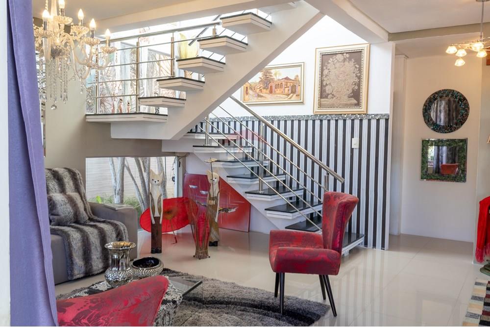 Casa à venda com 3 quartos, 263m² - Foto 22