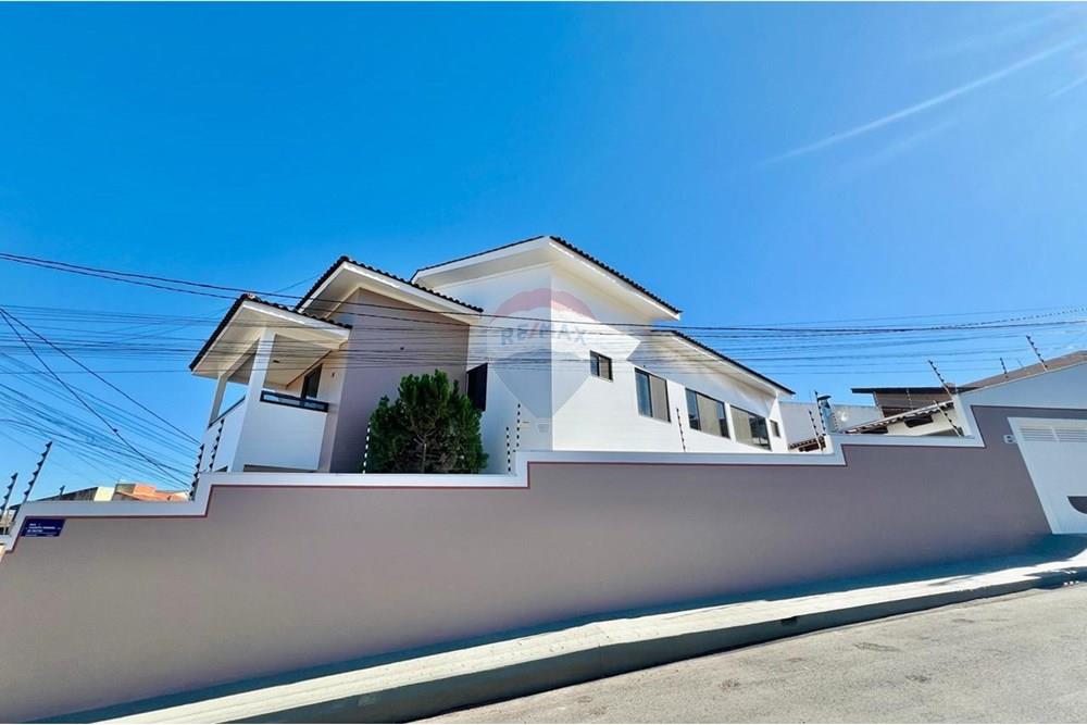 Rezidential - Casa pe doua nivele - Barreiras , Bahia - BR - WhatsApp Image 2025-08-26 at 20.01.04 (1).jpeg - 580651079-12