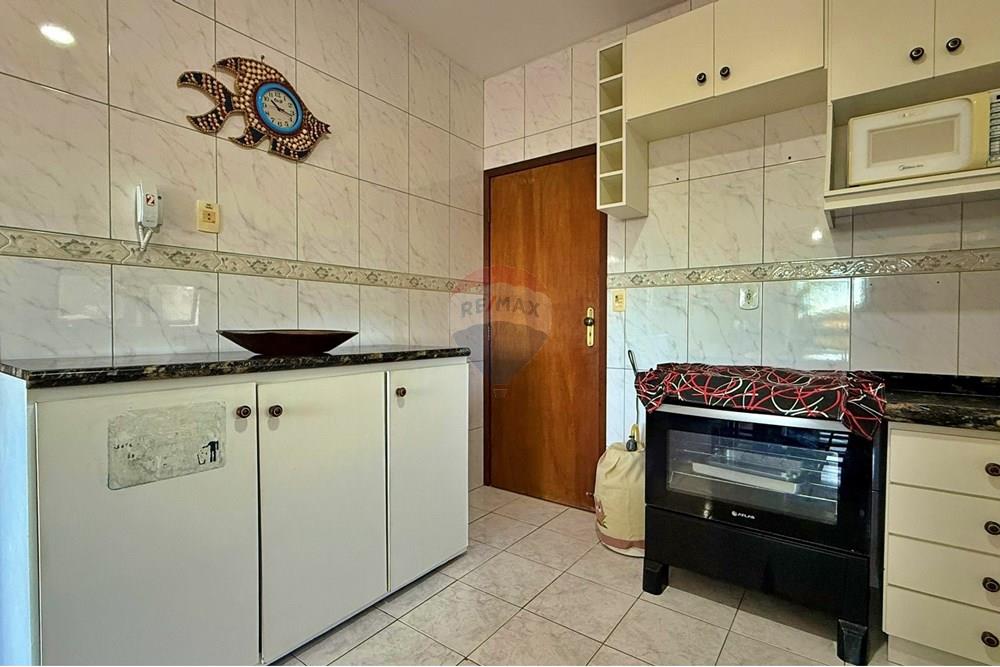 Casa à venda com 11 quartos, 312m² - Foto 29