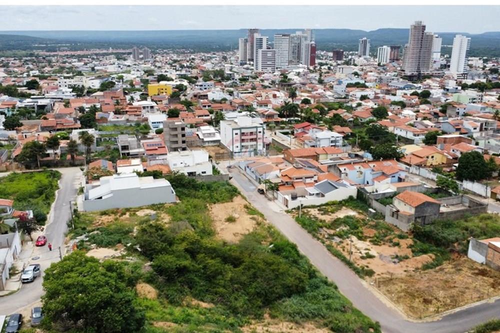 Konut - Arazi - Barreiras , Bahia - BR - WhatsApp Image 2025-01-22 at 11.04.42.jpeg - 580651042-56