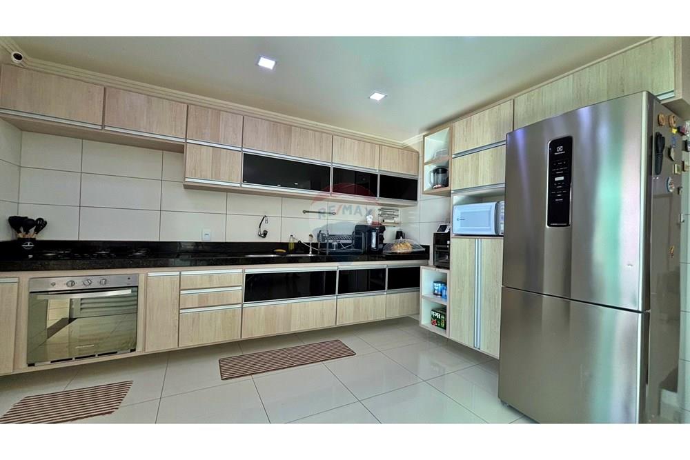 Apartamento à venda com 4 quartos, 197m² - Foto 8