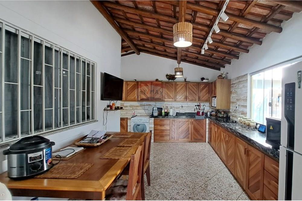 Casa à venda com 13 quartos, 620m² - Foto 20