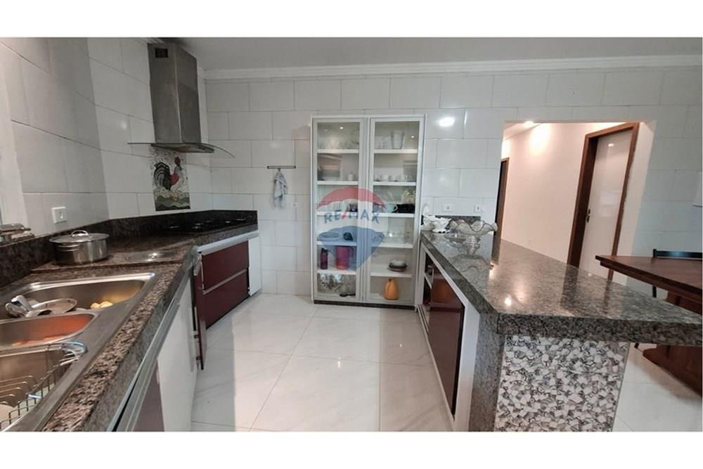 Casa à venda com 5 quartos, 300m² - Foto 27