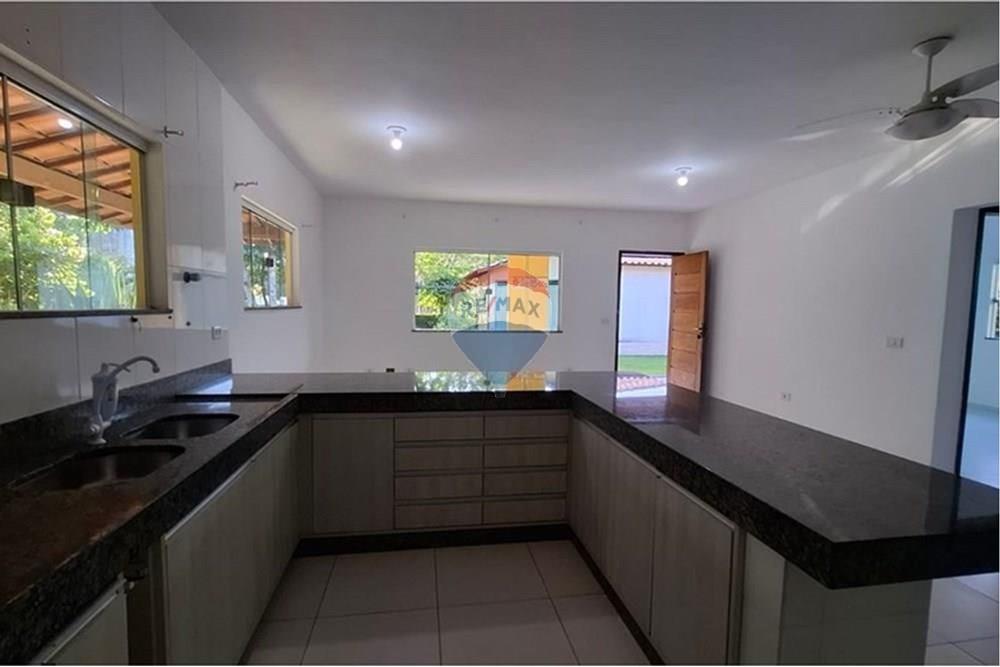 Casa à venda com 5 quartos, 300m² - Foto 12