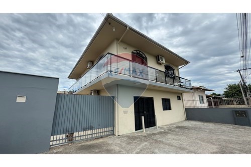 Venda-Casa-Rua Vidal Vicente de Andrade , 782  - Brasil Atacadista  - Sertão do Maruim , São José , Santa Catarina , 88121-810-590471002-60