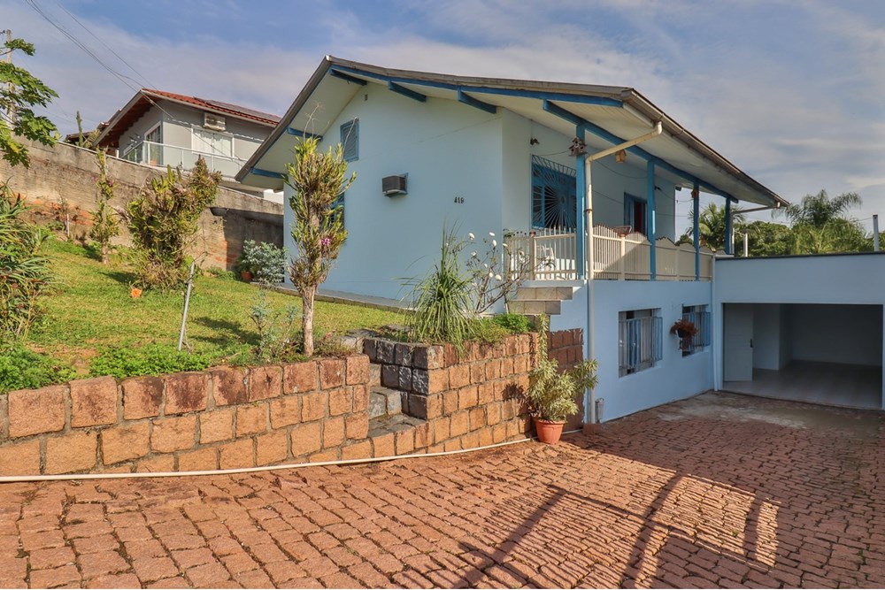 Casa a venda em Indaial de 4 quartos - foto 1