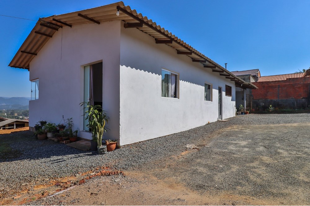 Casa com Vista e Terreno Amplo - Bairro Benedito, Indaial (Divisa com Timbó) - foto 1