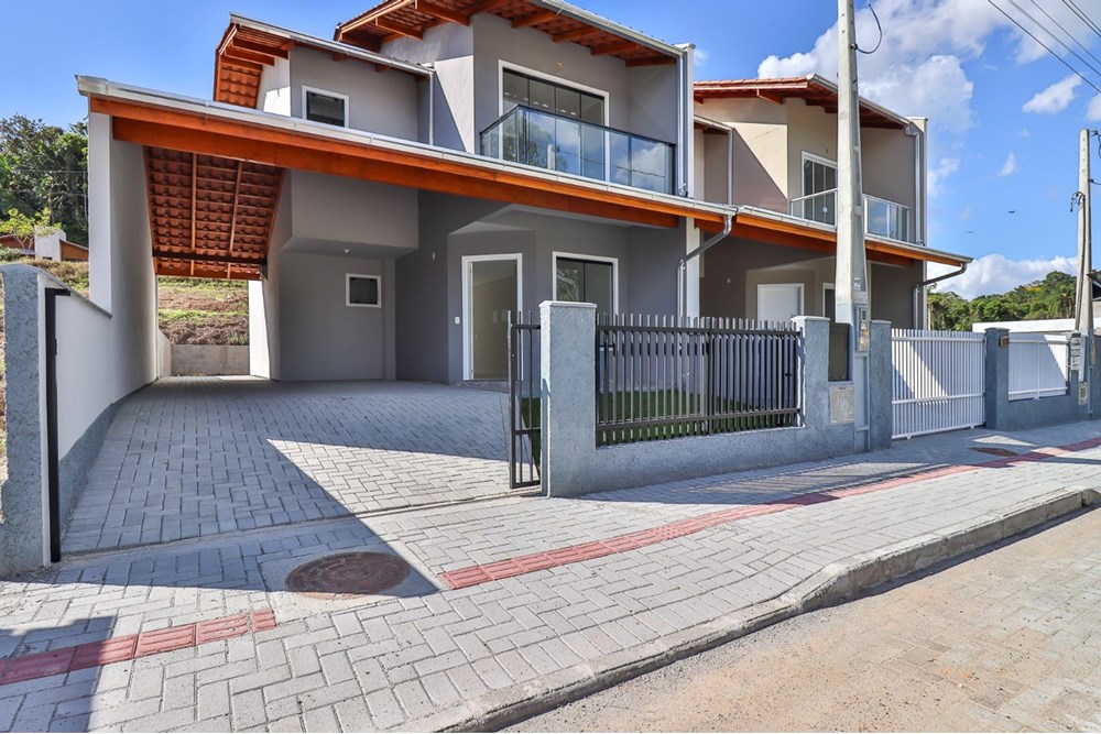 Sobrado Novo 4 QUARTOS(1 SUÍTE): Conforto e Modernidade em Indaial! - foto 1