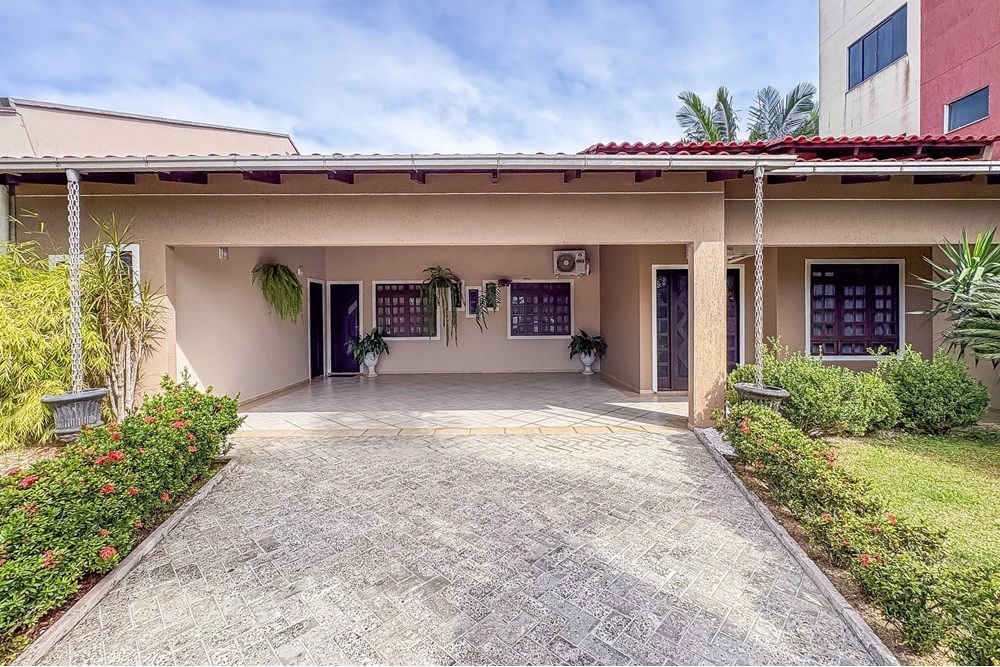 "Casa dos Sonhos em Carijós: 3Q, Piscina e Churras" — foto 5