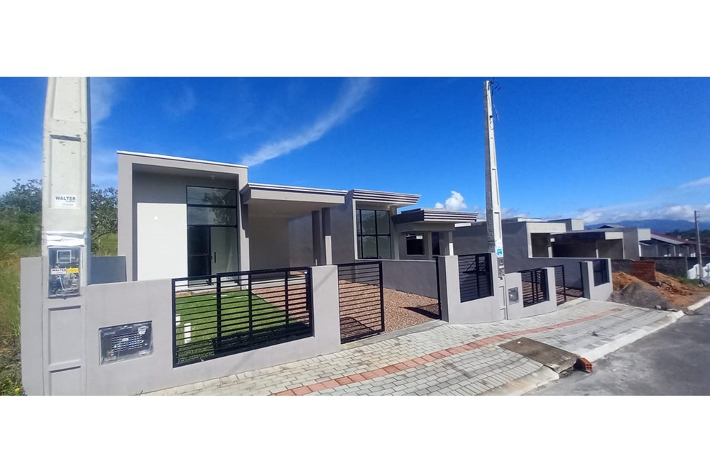 Linda casa nova e moderna esperando para ser sua em Indaial - foto 1