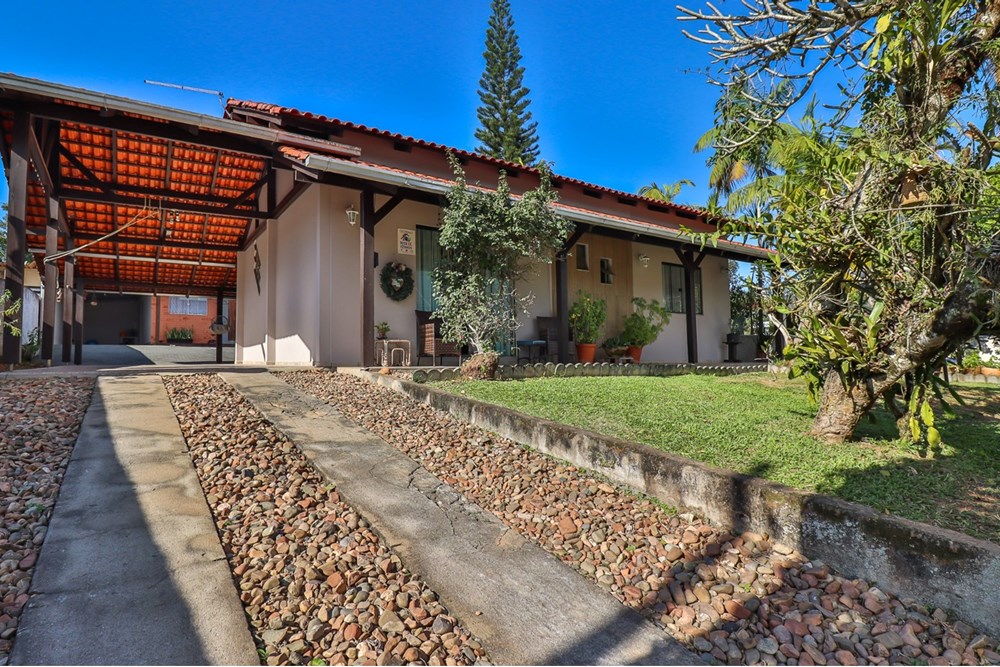 "Casa dos Sonhos em Indaial: Oportunidade Única!" - foto 1