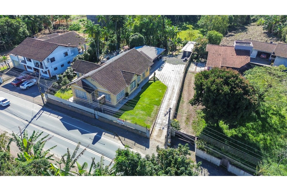 IMÓVEL A VENDA COM AMPLO TERRENO(5.000m) NO CARIJÓS - INDAIAL/SC - foto 1