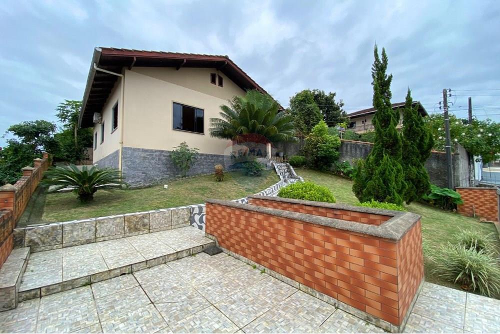 Casa espaçosa e bem localizada na Itoupavazinha - foto 1