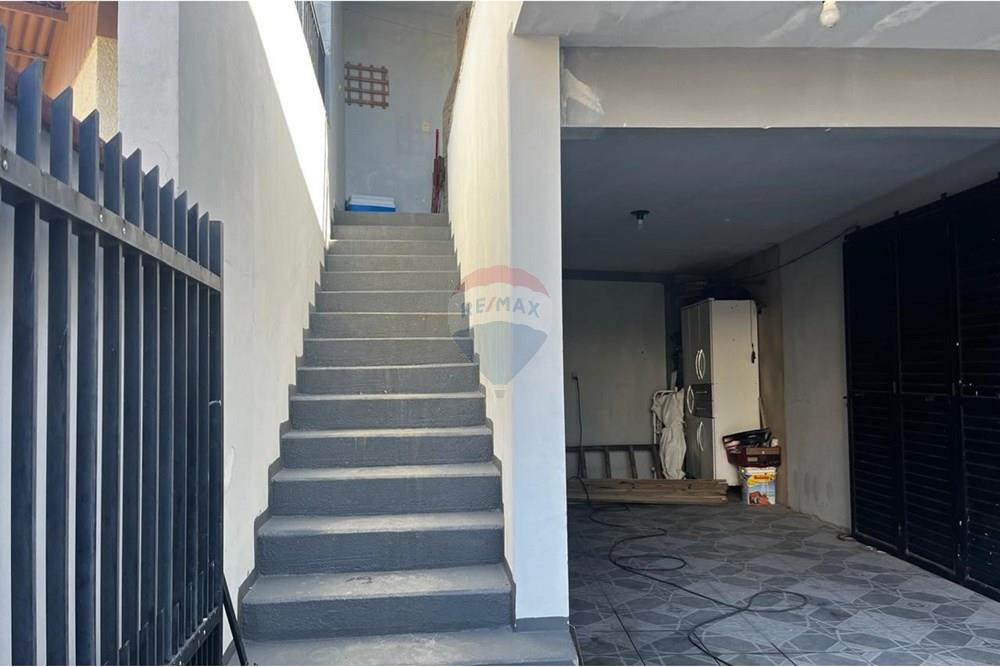 Sobrado - Venda - Navegantes , Santa Catarina - GARAGEM E ACESSO A CASA PARA O PISO SUPERIOR.jpg - 590091044-47