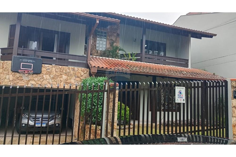 Casa de Alto Padrão na Escola Agrícola - foto 1