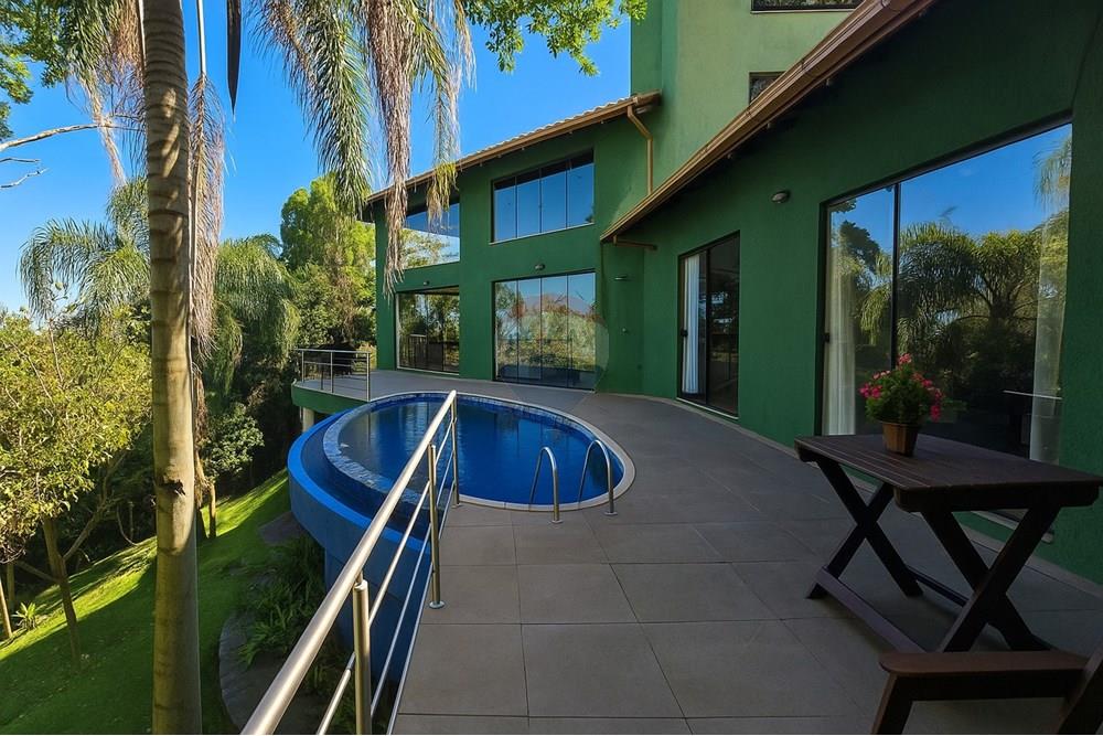 Casa - Venda - Florianópolis , Santa Catarina - Casa verde com piscina e palmeiras.jpeg - 590101035-12