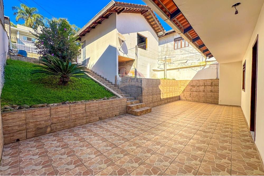 Casa ampla e reformada, apta para financiamento. — foto 3