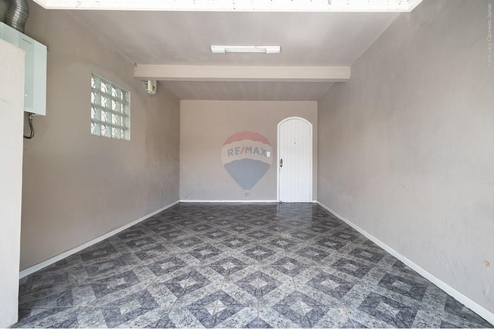 Casa - Venda - Lages , Santa Catarina - 0018 25-02-28 Casa Rua Jairo Luiz Ramos 685 Sagrado REMAX.JPG - 590071038-44