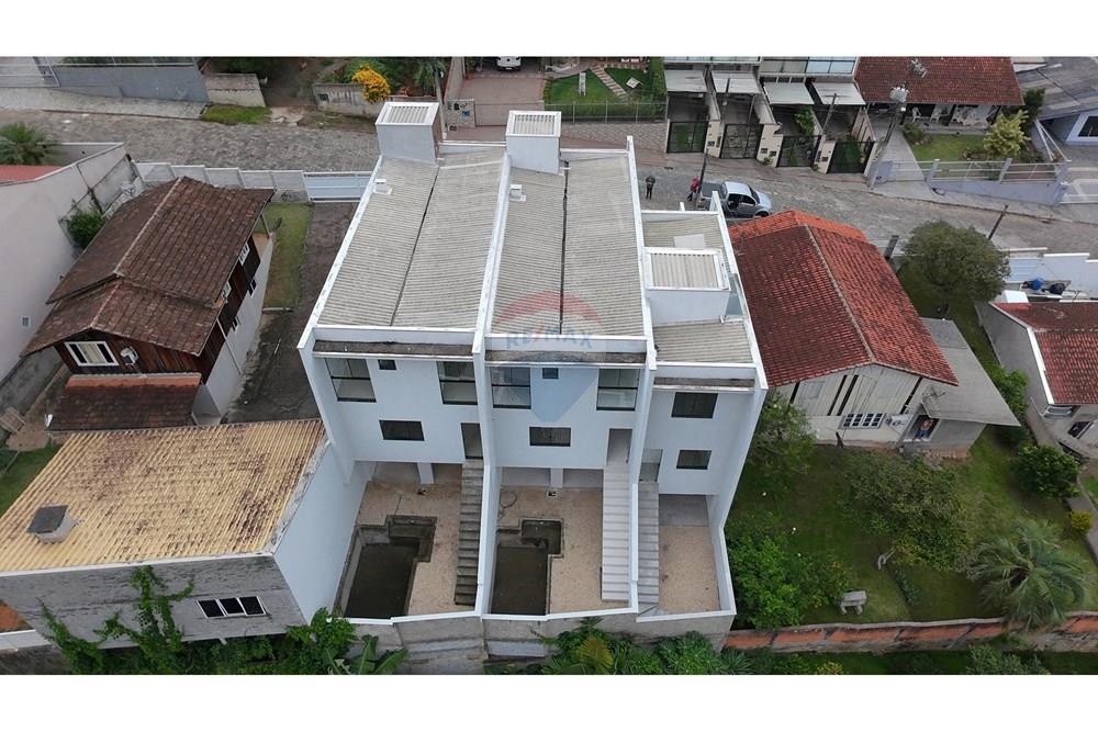 CASA BAIRRO AGUA VERDE — foto 5