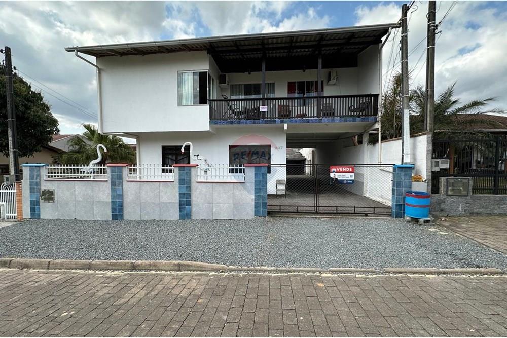 Casa à Venda em Indaial - Bairro dos Estados - Próximo ao Komprão - foto 1