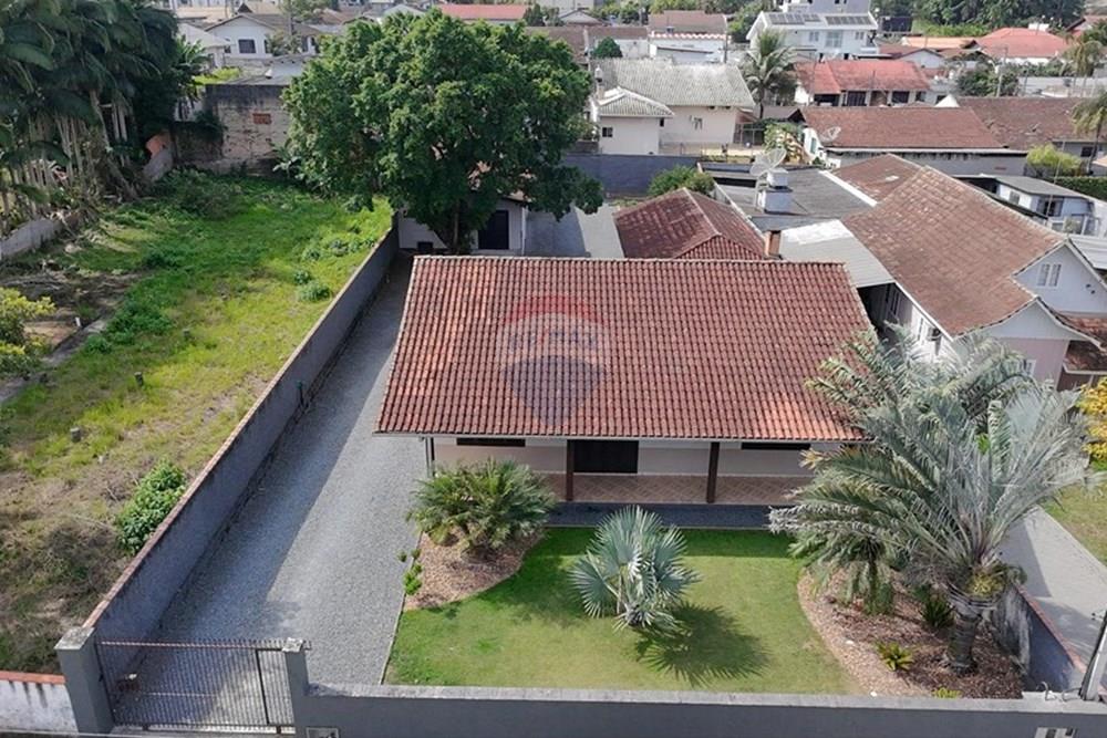 Casa dos seus sonhos no bairro Água Verde - Blumenau! - foto 1