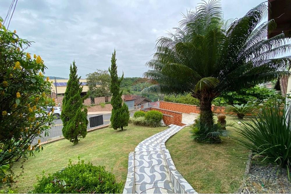 Casa espaçosa e bem localizada na Itoupavazinha — foto 2