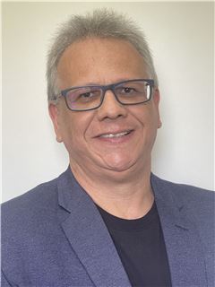 Kontorsägare & Reg. Fastighetsmäklare - Eduardo Antonio Campanelli - RE/MAX VOGUE