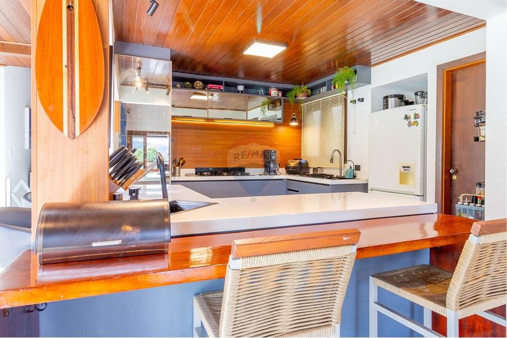 Casa de Condomínio à venda com 6 quartos, 355m² - Foto 28